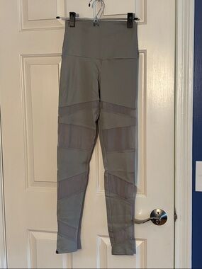 Onzie High-Waist Gray Mesh Panel Leggings